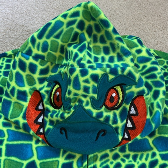 Cat & Jack Lizard / Dinosaur Onesie Pajamas - Picture 2 of 7